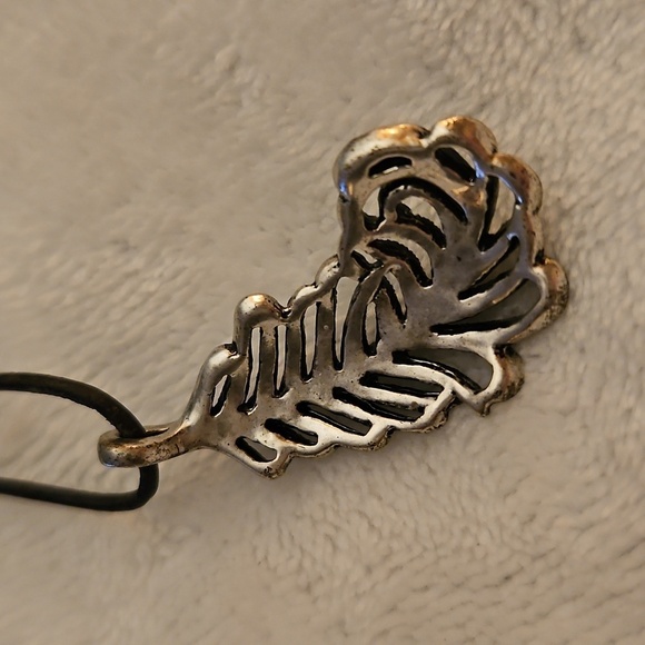 Vtg FOSSIL Silver Antique Style Crystal Feather Pendant Rope Necklace - Picture 4 of 7